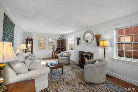 $799,900 | 907 North Taylor Avenue, St. Louis, MO 63122