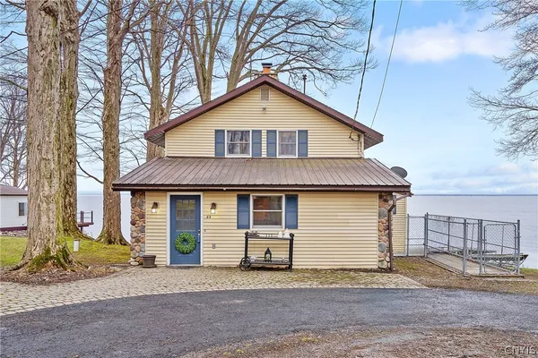 $469,900 | 44 Kellar Drive, Constantia, NY 13028