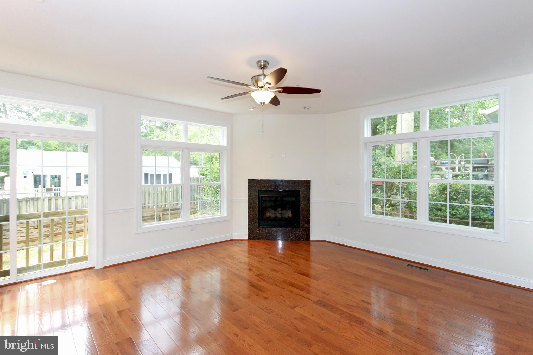 1720 Longwood Road Edgewater, MD 21037 - Photo 7 of 21 Living Room