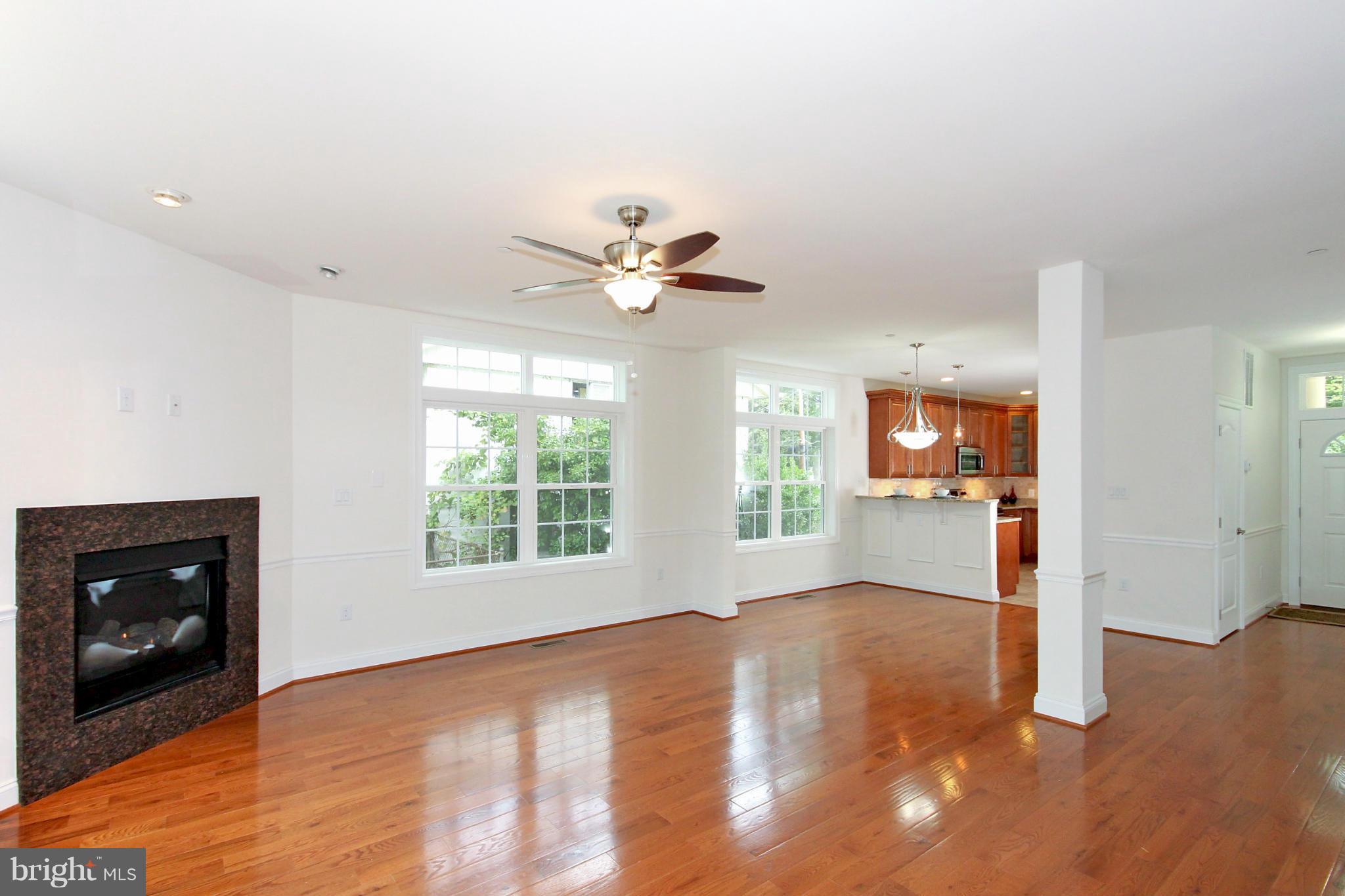 1720 Longwood Road Edgewater, MD 21037 - Photo 8 of 21 Living Room