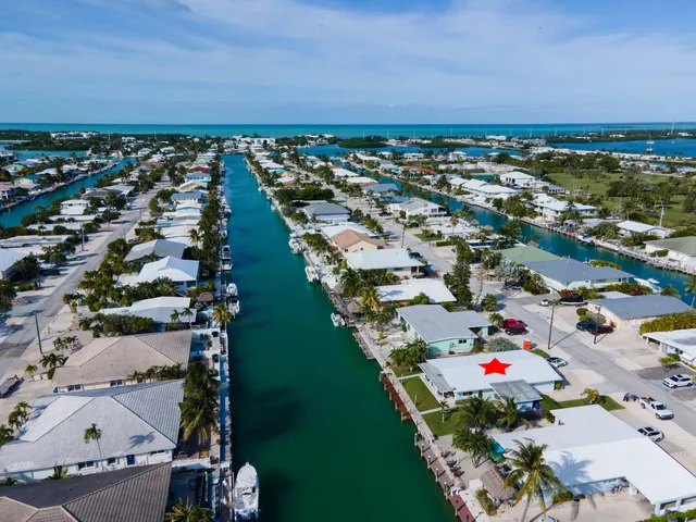 $875,000 | 261 9th Street, Key Colony Beach, FL 33051
