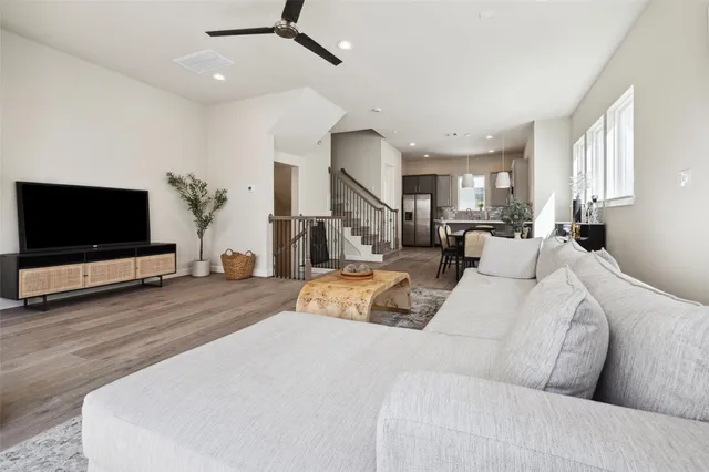 $2,850 | 137 Eastwood Street, Houston, TX 77011