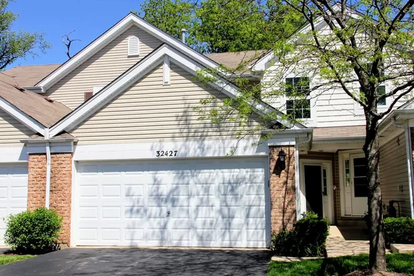 $1,995 | 32427 North Mackinac Lane, Lakemoor, IL 60051
