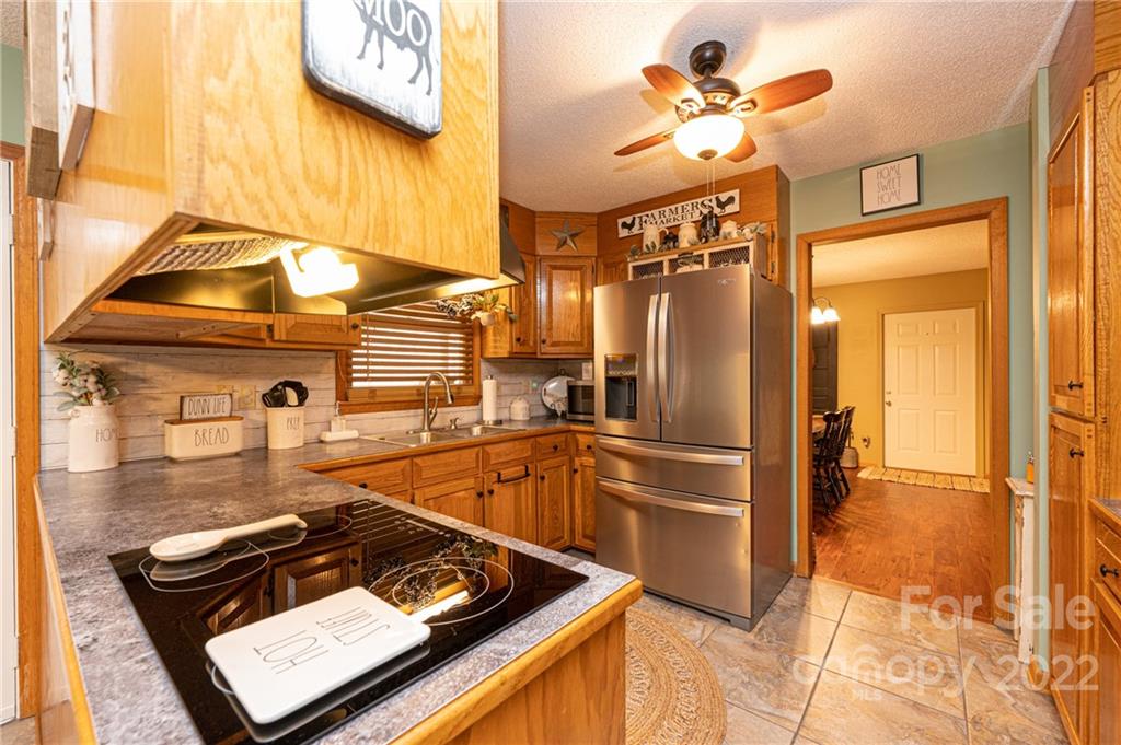 2370 Setzer Creek Road Lenoir, NC 28645 - Photo 7 of 40 Gallery Image 7