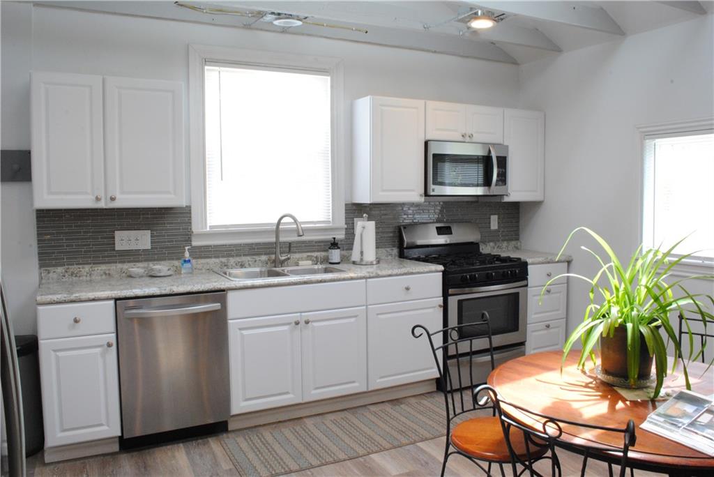 417 Bon Air Road Pittsburgh, PA 15235 - Photo 6 of 25 Gallery Image 6