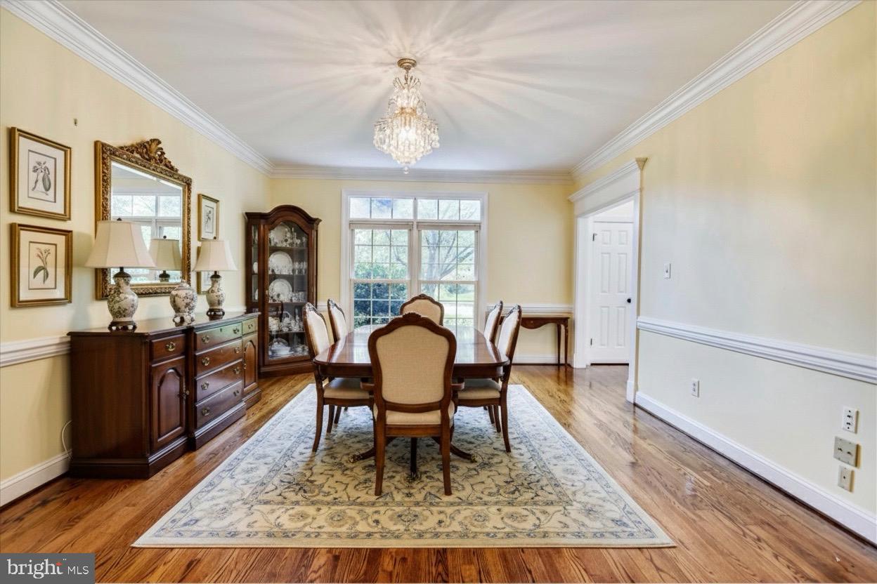 9715 Middleton Ridge Road Vienna, VA 22182 - Photo 5 of 30