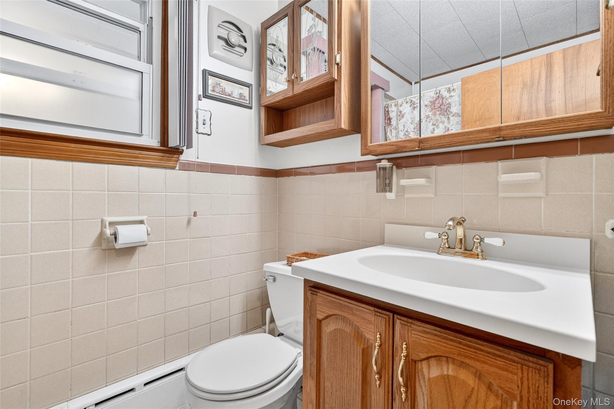 10 Cricketown Road Stony Point, NY 10980 - Photo 25 of 44 Full hallway bathroom with soaking tub