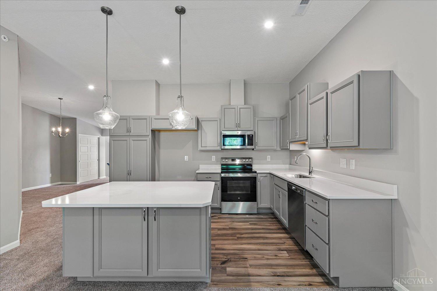 647 Tradition Ridge, Unit 79303 Cincinnati, OH 45245 - Photo 2 of 32 Gallery Image 2