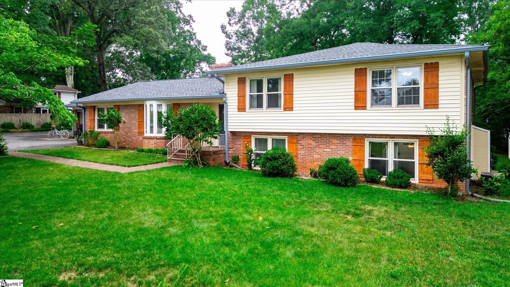 14 Watkins Bridge Road Greenville, SC 29617 - Photo 1 of 43
