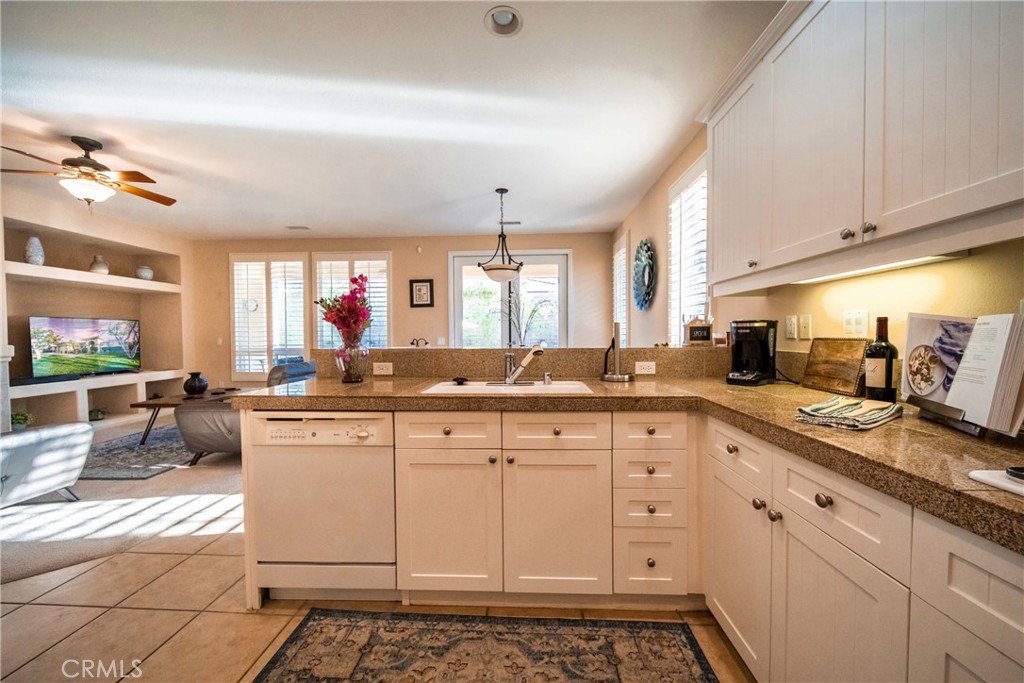 192 Via San Lucia Rancho Mirage, CA 92270 - Photo 9 of 46