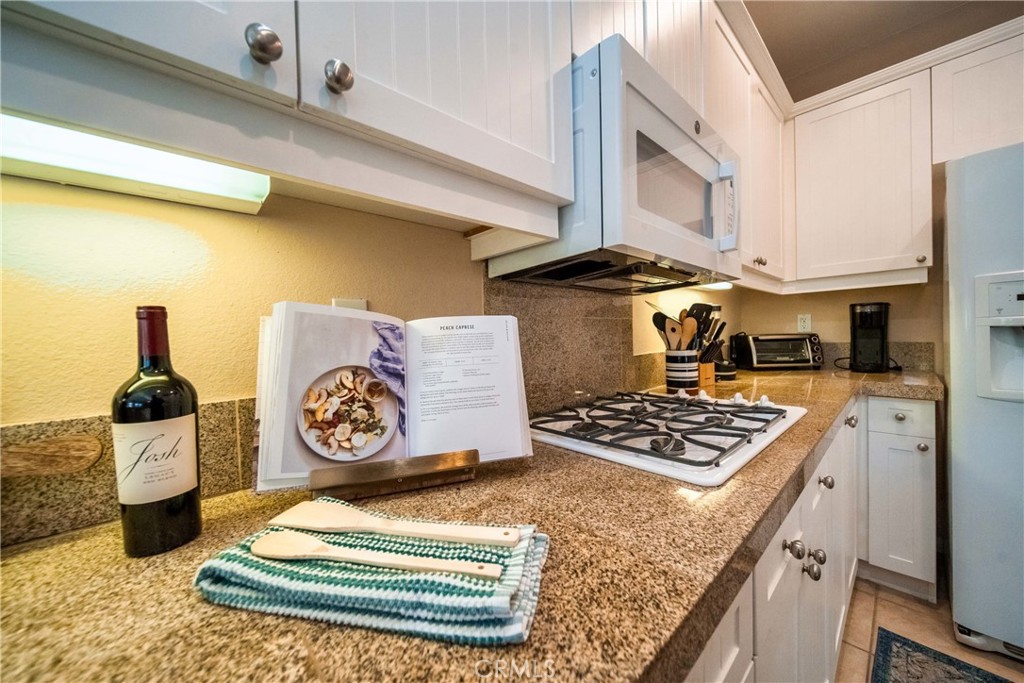 192 Via San Lucia Rancho Mirage, CA 92270 - Photo 10 of 46