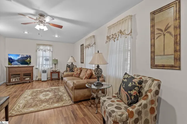 $370,000 | 573 State Rd S-39-122, Liberty, SC 29657