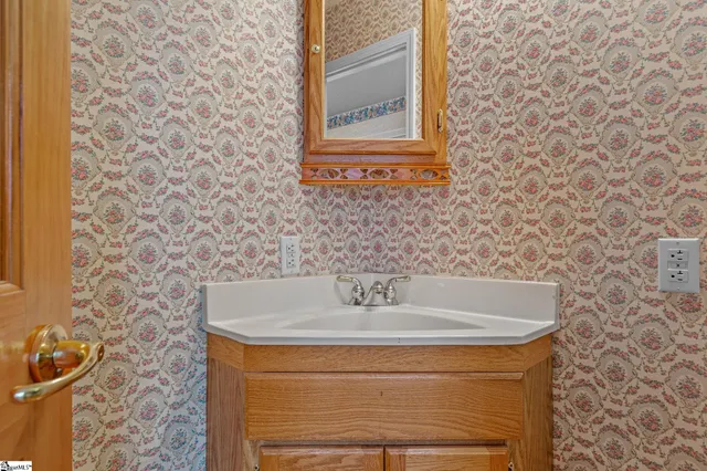 $370,000 | 573 State Rd S-39-122, Liberty, SC 29657