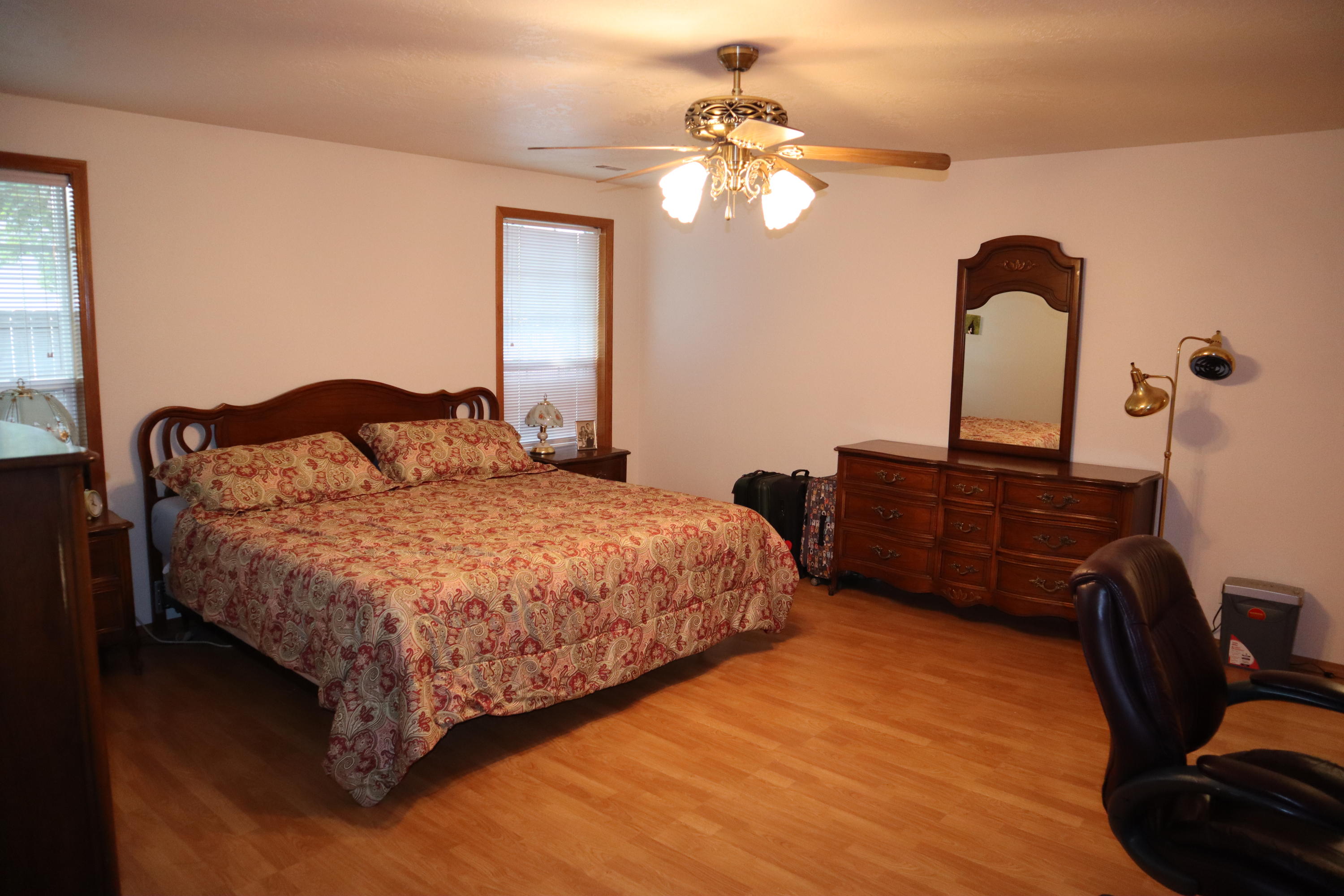 825 Amanda Way Central Point, OR 97502 - Photo 17 of 29 IMG_0043