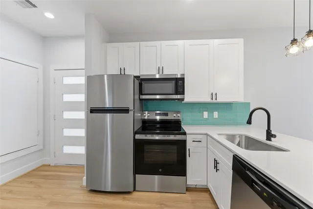 $1,680 | 5420 Elysian Street, Unit C, Houston, TX 77009