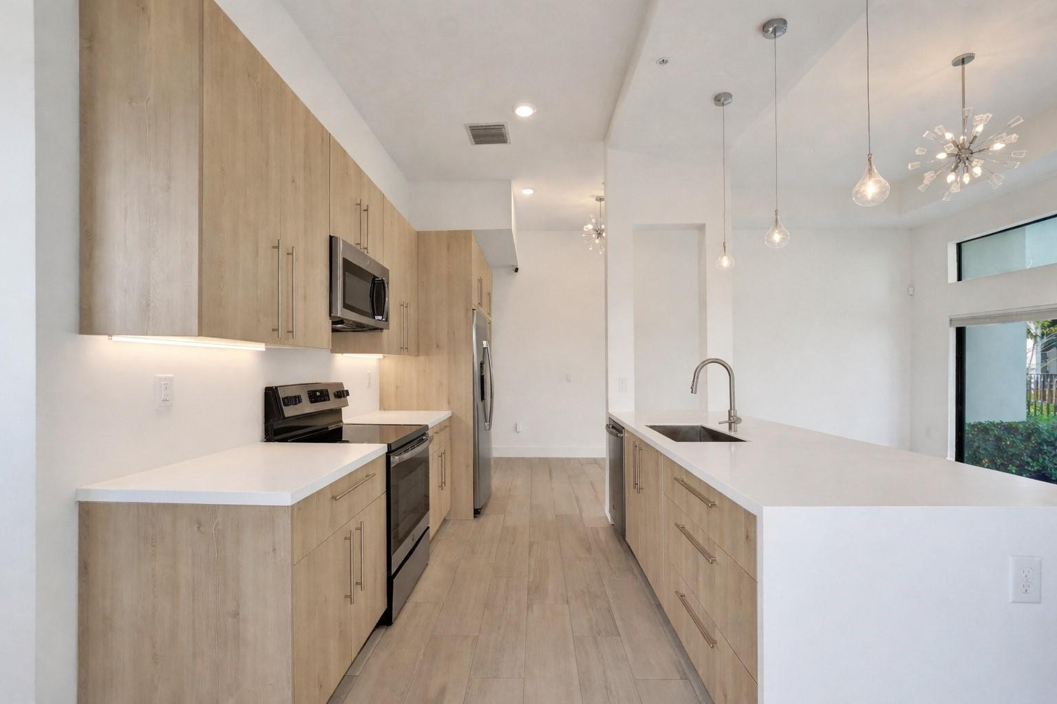 4369 Northwest 9th Street Plantation, FL 33317 - Photo 9 of 49 Photo 9