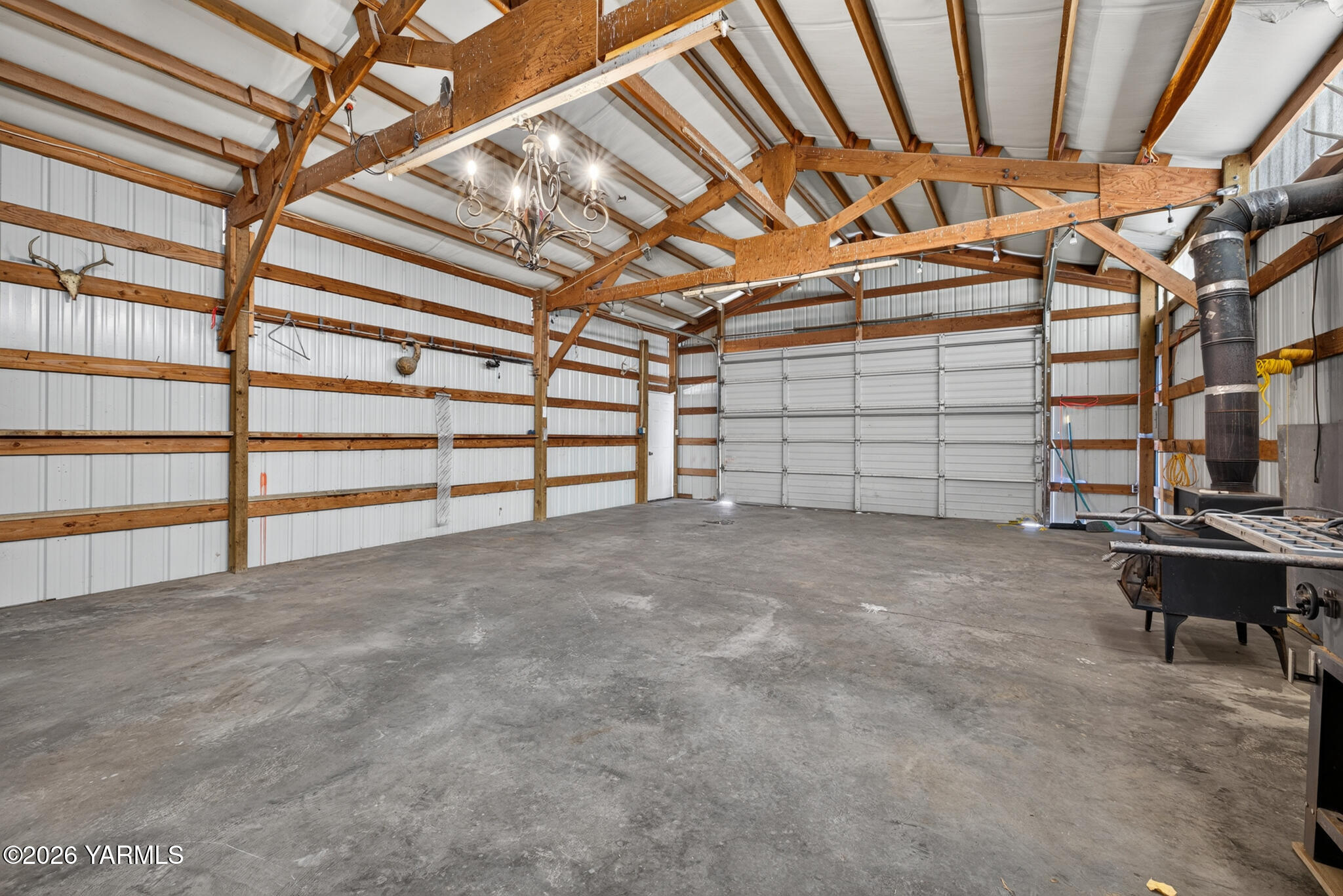 2281 Gurley Road Granger, WA 98932 - Photo 9 of 41 9 Interior Of The Shop