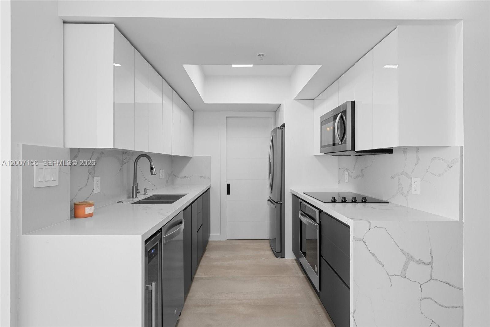 90 Alton Road, Unit 2505 Miami Beach, FL 33139 - Photo 5 of 18