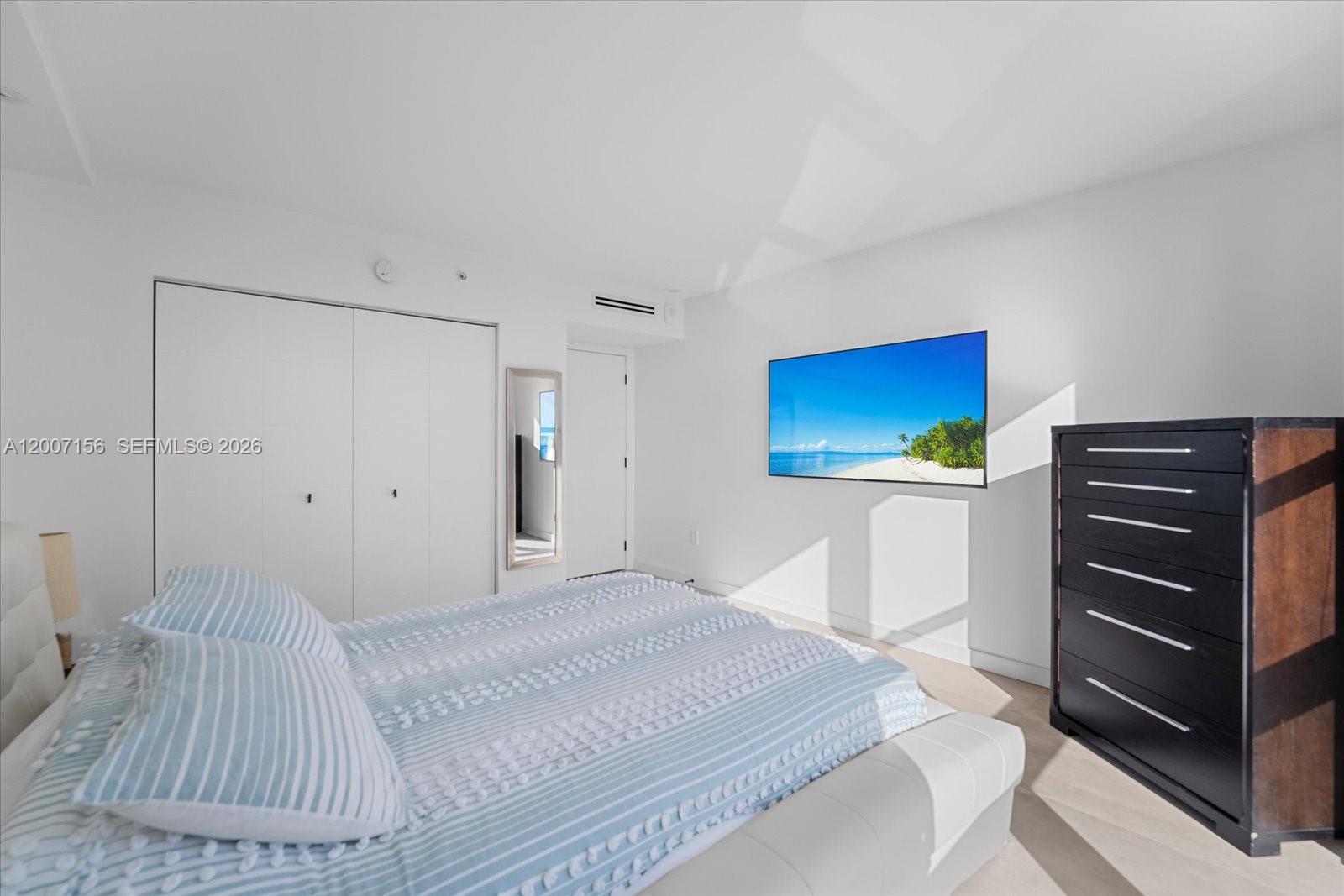 90 Alton Road, Unit 2505 Miami Beach, FL 33139 - Photo 10 of 18