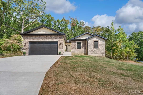 $445,000 | 6103 Union Drive, Hillsboro, MO 63050