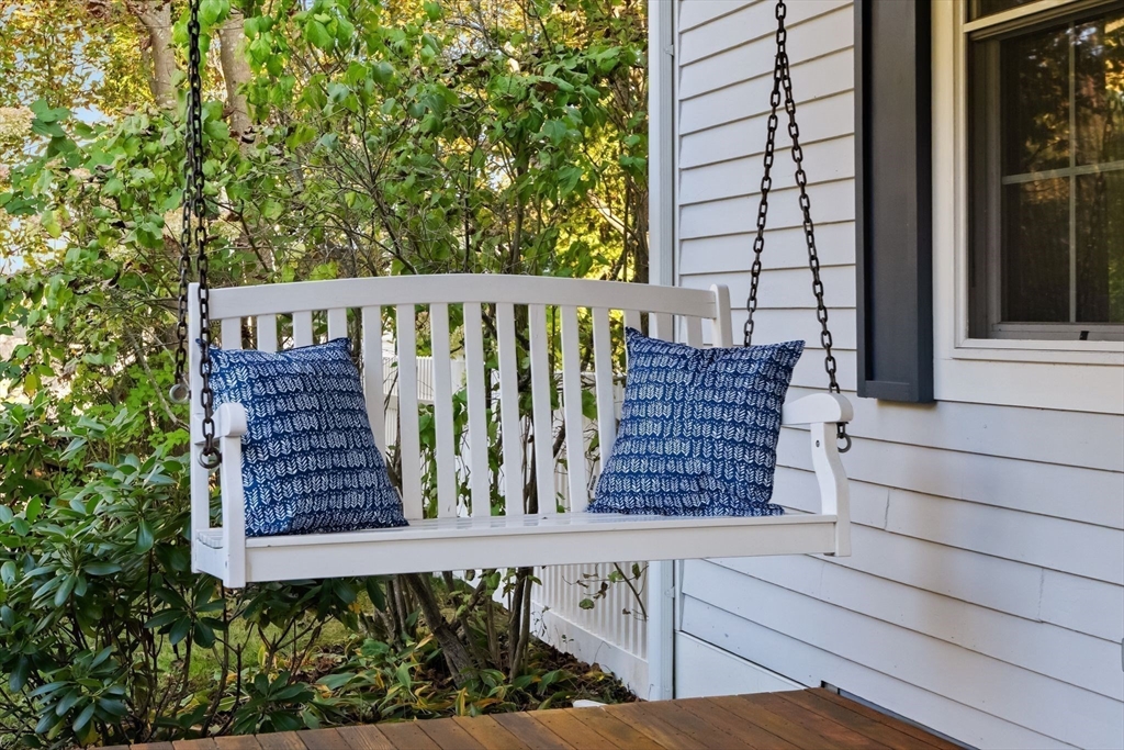 4 Windemere Park Extension Manchester, MA 01944 - Photo 37 of 41 a view of a wooden bench in front of building