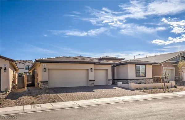 $2,682 | 497 Chestnut Falcon Avenue, Henderson, NV 89011