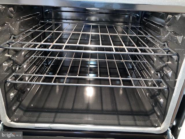 5902 Mt Eagle Drive, Unit 106 Alexandria, VA 22303 - Photo 23 of 73 a close view of stove