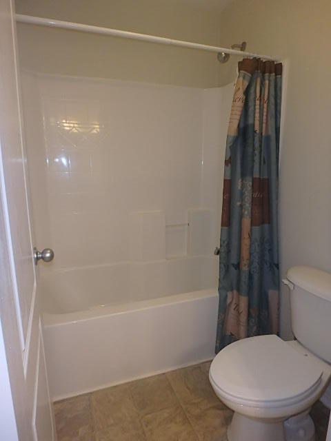 214 Raptor Drive Crestview, FL 32536 - Photo 27 of 47 Bathroom 2-3