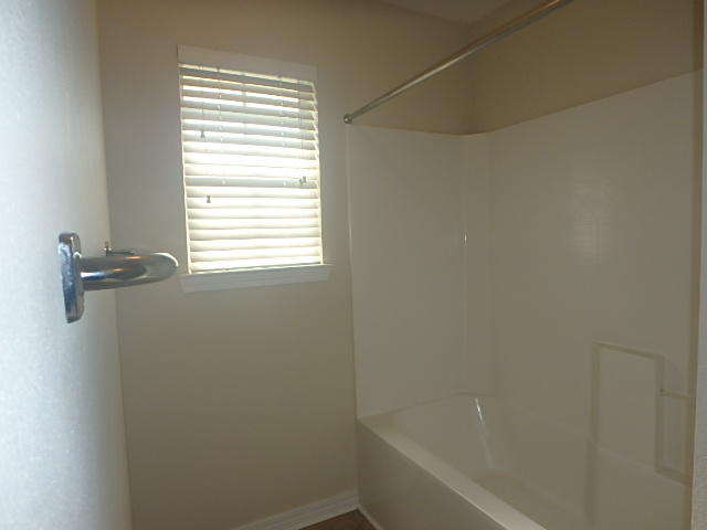214 Raptor Drive Crestview, FL 32536 - Photo 33 of 47 Bathroom 3-2