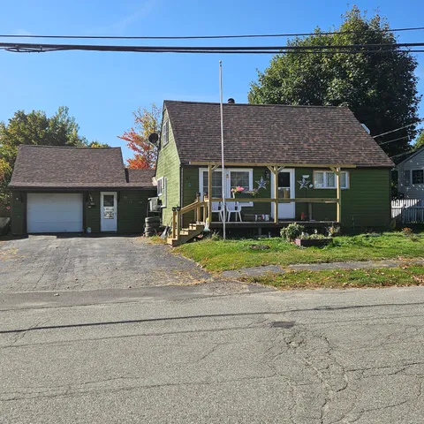 $171,000 | 30 Park Street, East Millinocket, ME 04430