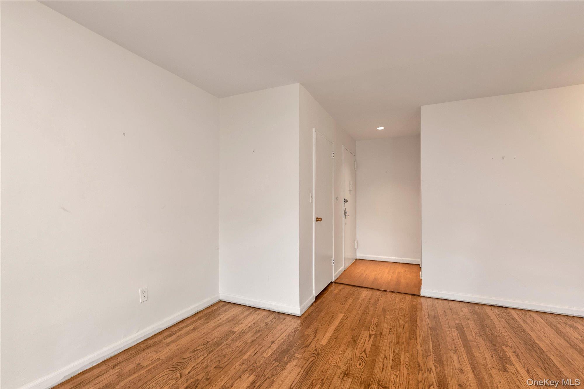 30 Barstow Road, Unit 3A Great Neck, NY 11021 - Photo 20 of 20
