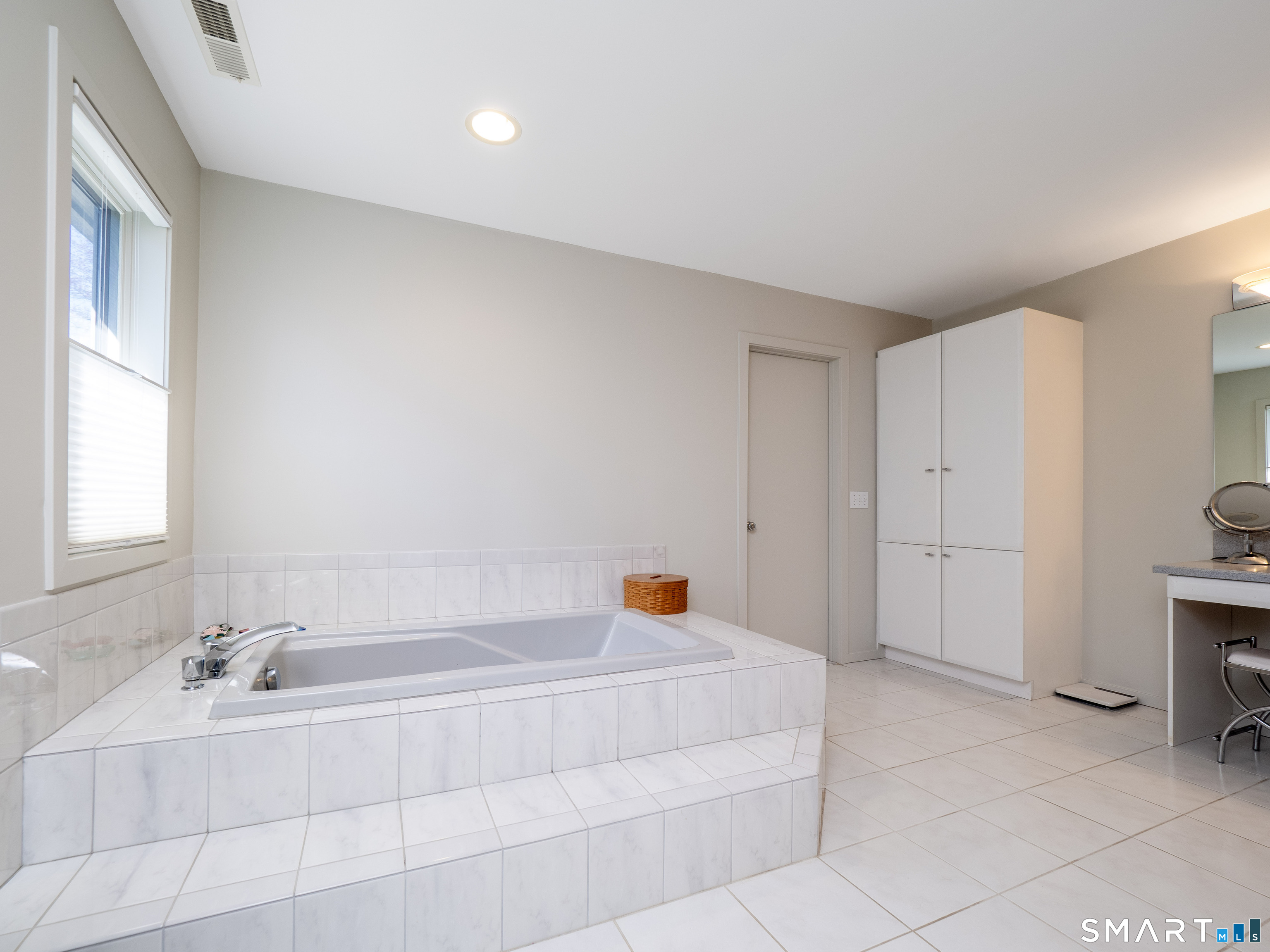 15 Black Pine Ridge Ridgefield, CT 06877 - Photo 19 of 38