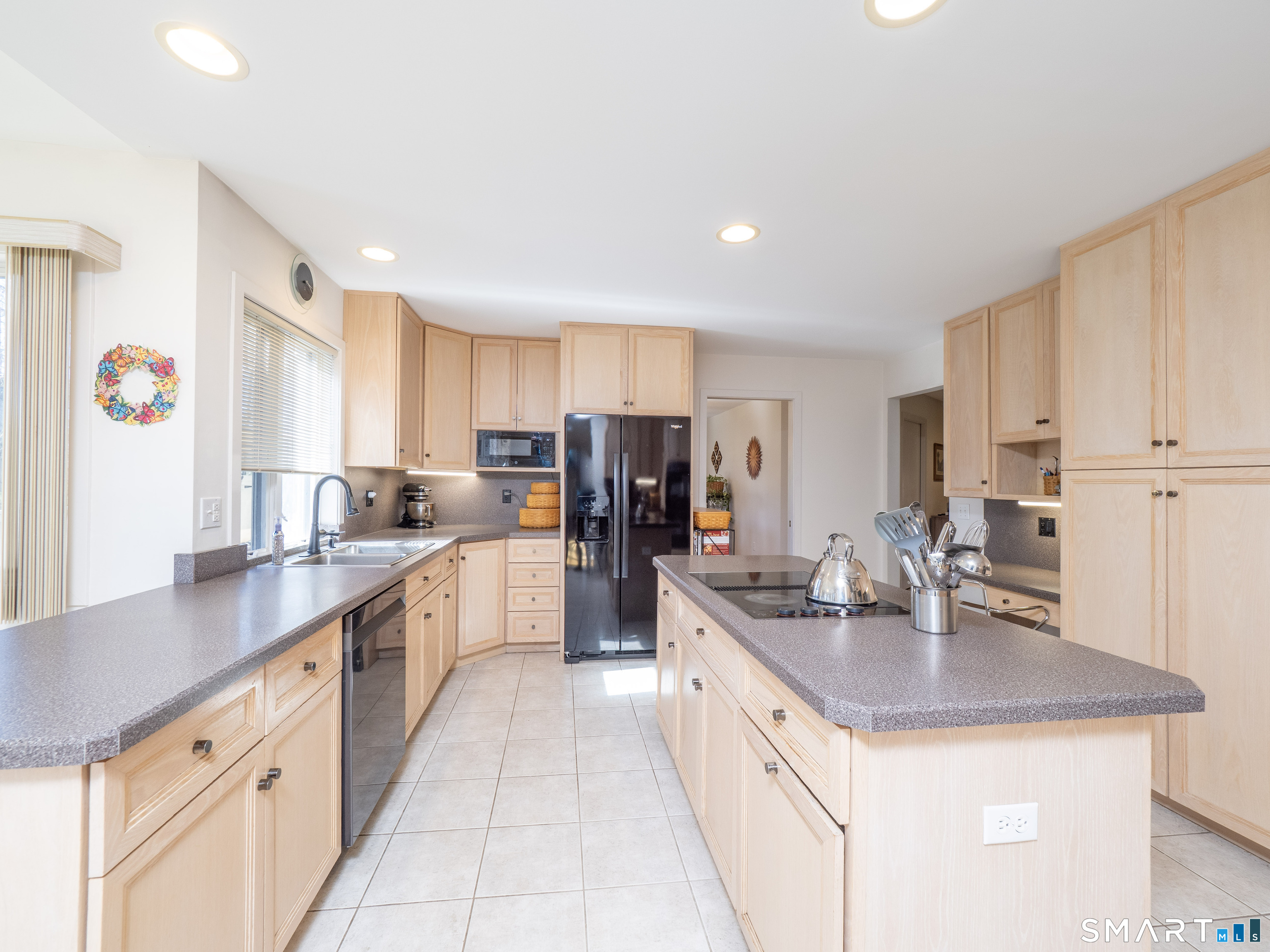 15 Black Pine Ridge Ridgefield, CT 06877 - Photo 9 of 38