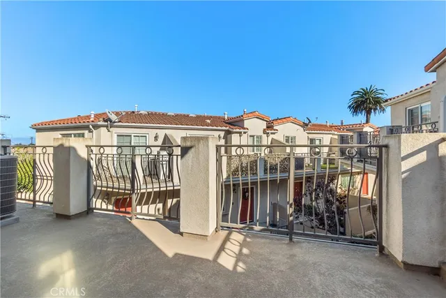 $949,000 | 1021 Cravens Avenue, Unit 9, Torrance, CA 90501