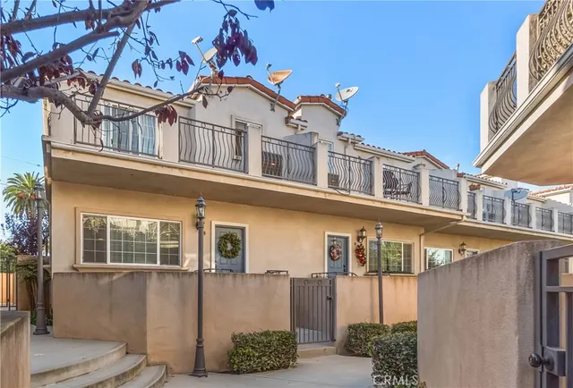 $949,000 | 1021 Cravens Avenue, Unit 9, Torrance, CA 90501