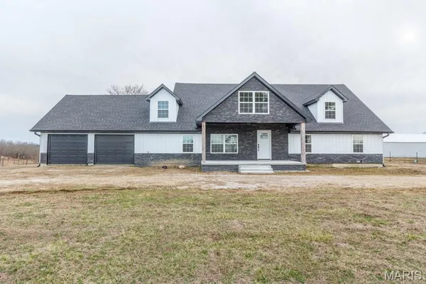 $649,900 | 24110 Evanston Road, Lebanon, MO 65536