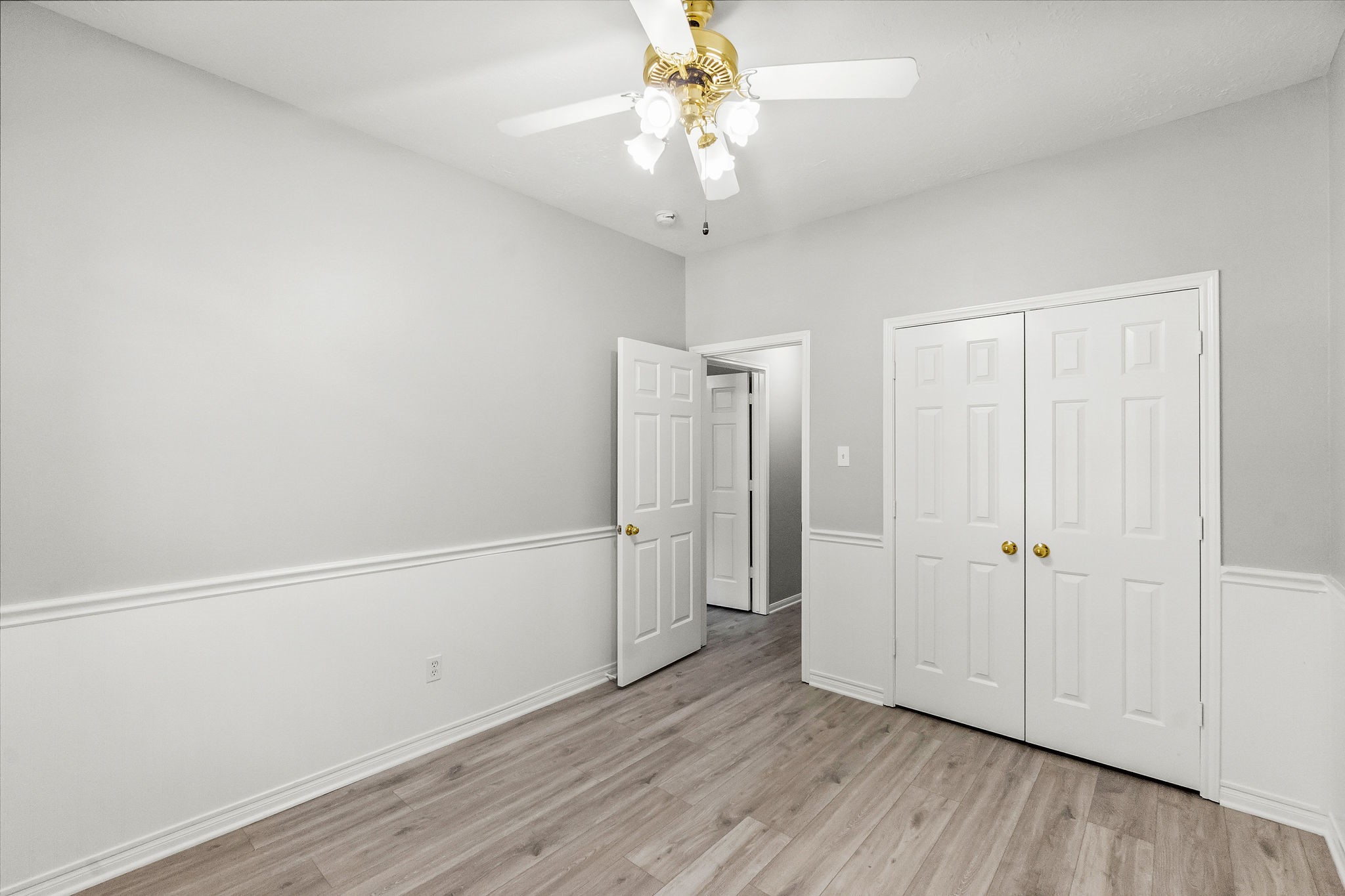 155 North Wimberly Way Conroe, TX 77385 - Photo 32 of 43 Secondary Bedroom