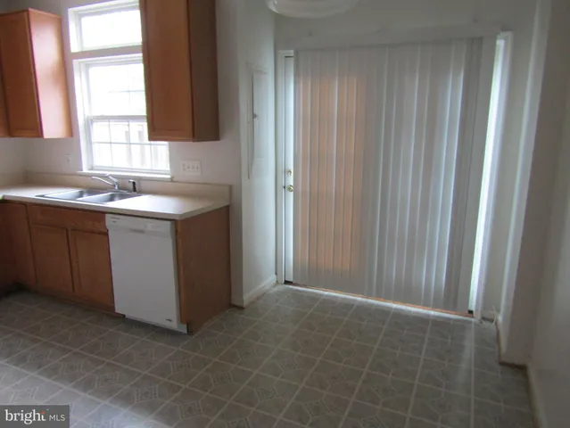 $2,700 | 21076 Bitterroot Terrace, Ashburn, VA 20147