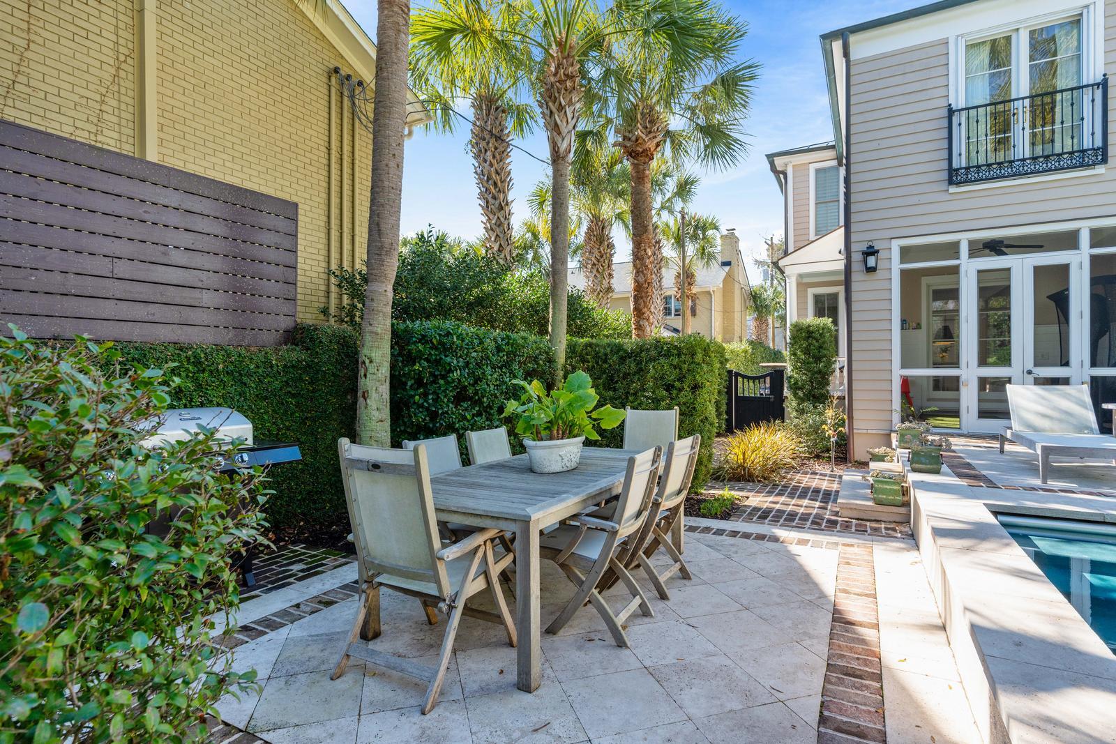 18 Logan Street Charleston, SC 29401 - Photo 32 of 67 18 Logan Street | Charleston, SC