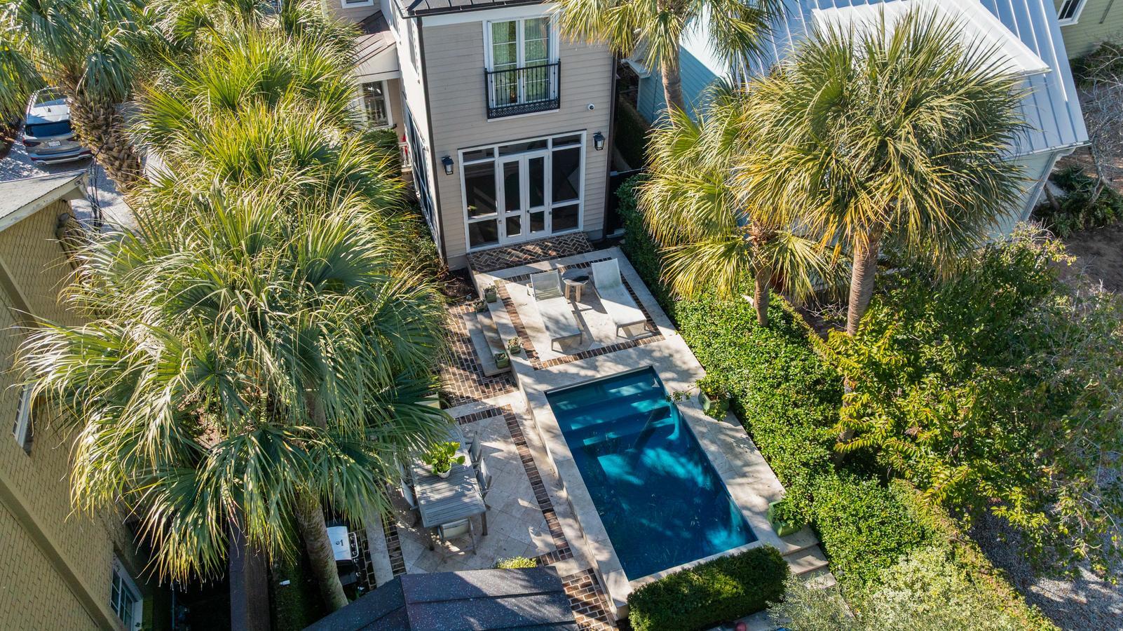 18 Logan Street Charleston, SC 29401 - Photo 36 of 67 18 Logan Street | Charleston, SC