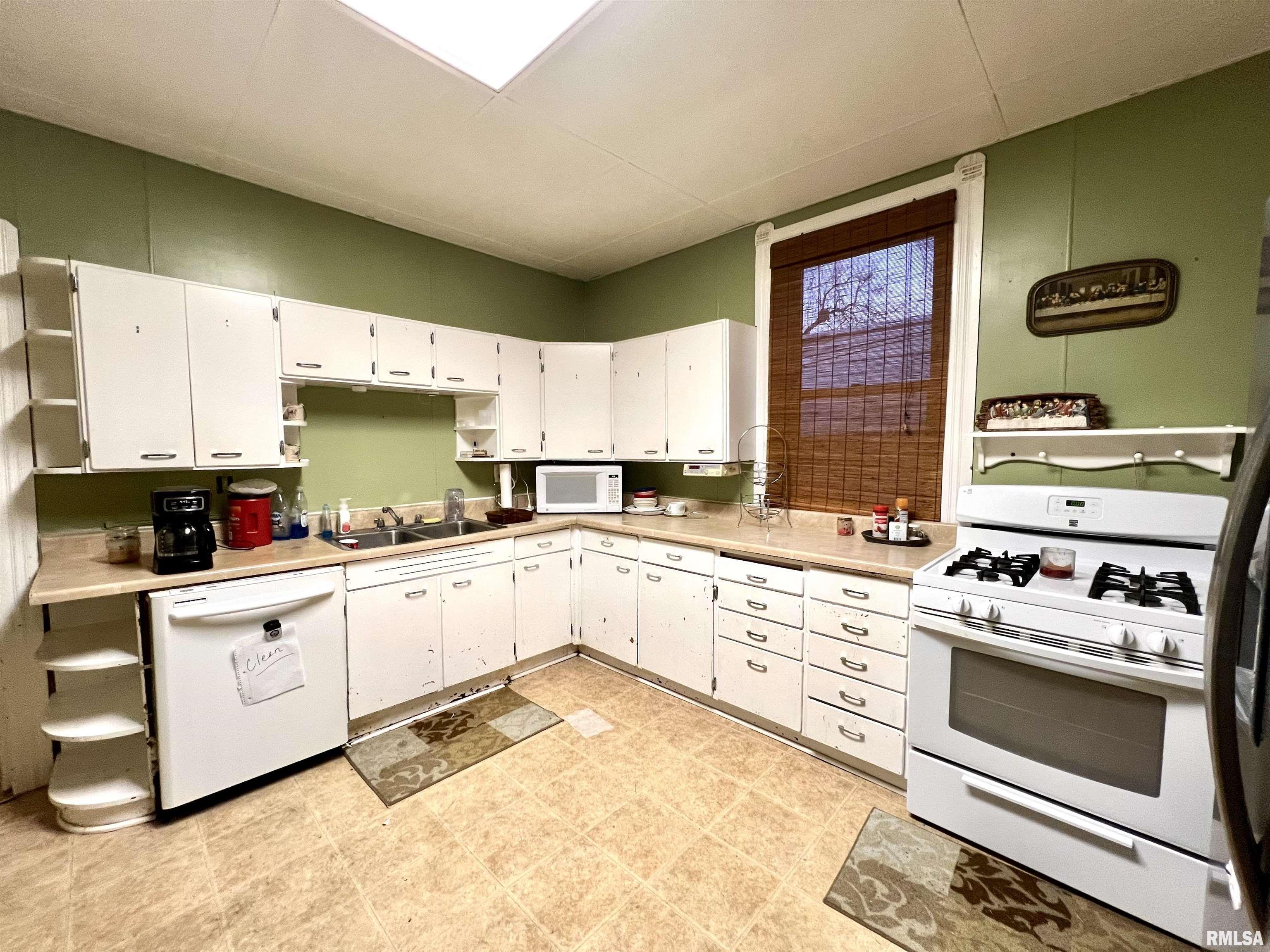 1405 Spring Street Quincy, IL 62301 - Photo 4 of 14