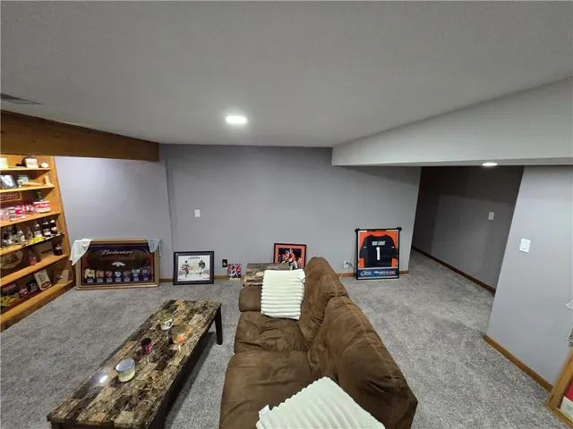 $539,900 | 2103 85th Road Northeast, St. Joseph, MO 64507