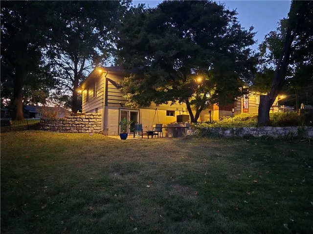 $539,900 | 2103 85th Road Northeast, St. Joseph, MO 64507