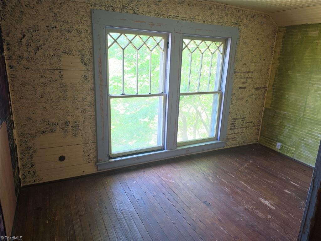 2729 Asbury Road Mount Airy, NC 27030 - Photo 24 of 36