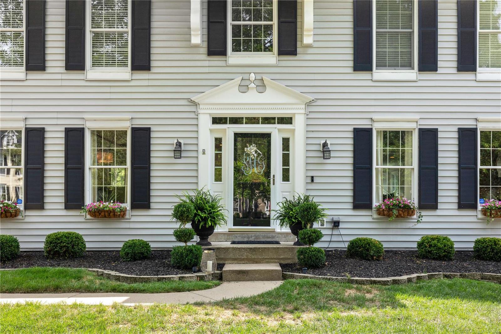 1918 Grayson Ridge Court Chesterfield, MO 63017 - Photo 2 of 49 Gallery Image 2