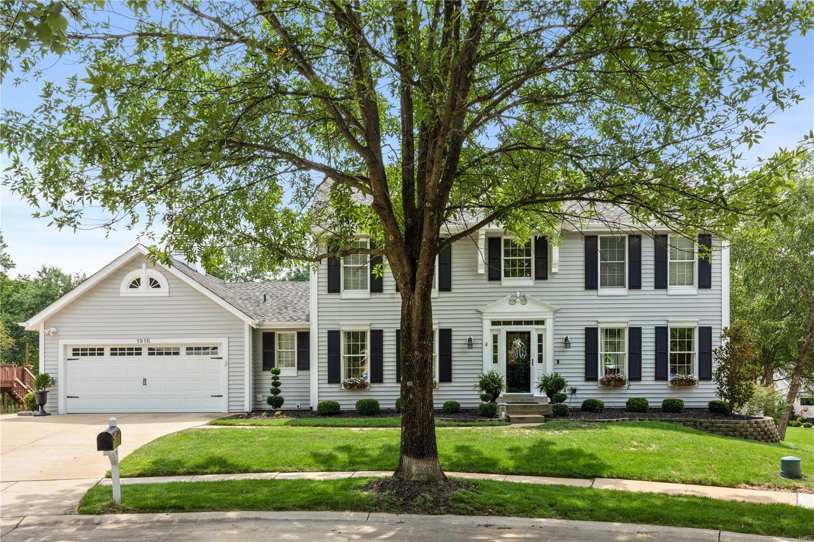 1918 Grayson Ridge Court Chesterfield, MO 63017 - Photo 4 of 49 Gallery Image 4