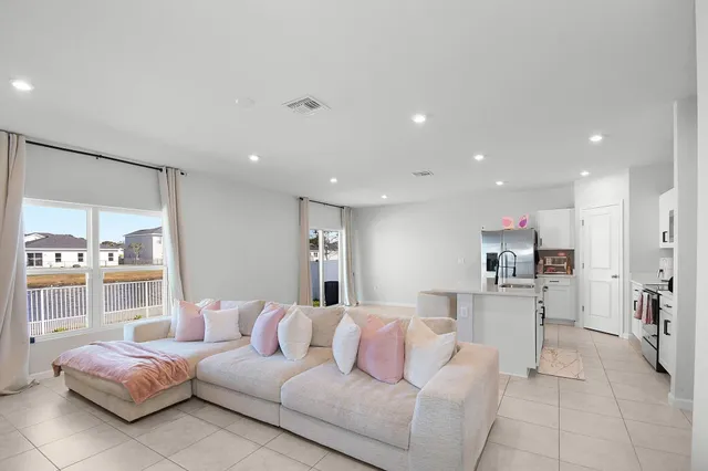 $395,500 | 113 Dabou Loop, Belle Glade, FL 33430