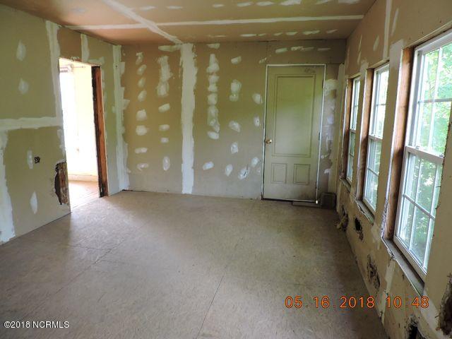 1407 South Creek Road Orrum, NC 28369 - Photo 4 of 29 DSCN6209