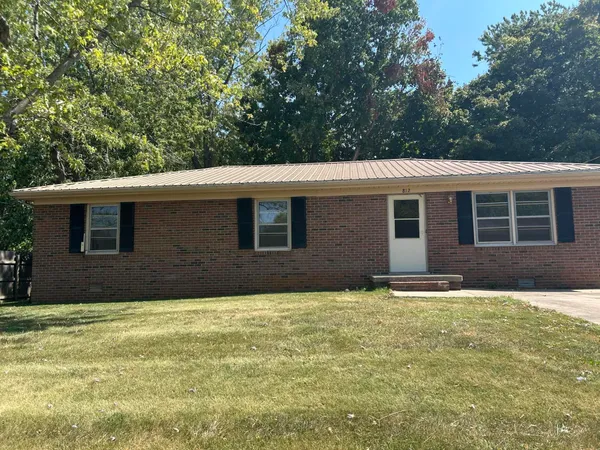 $1,400 | 812 Springmont Drive, Hopkinsville, KY 42240