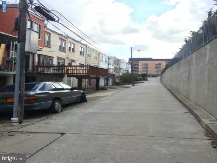 5209 Church Road Philadelphia, PA 19131 - Photo 7 of 25 Driveway
